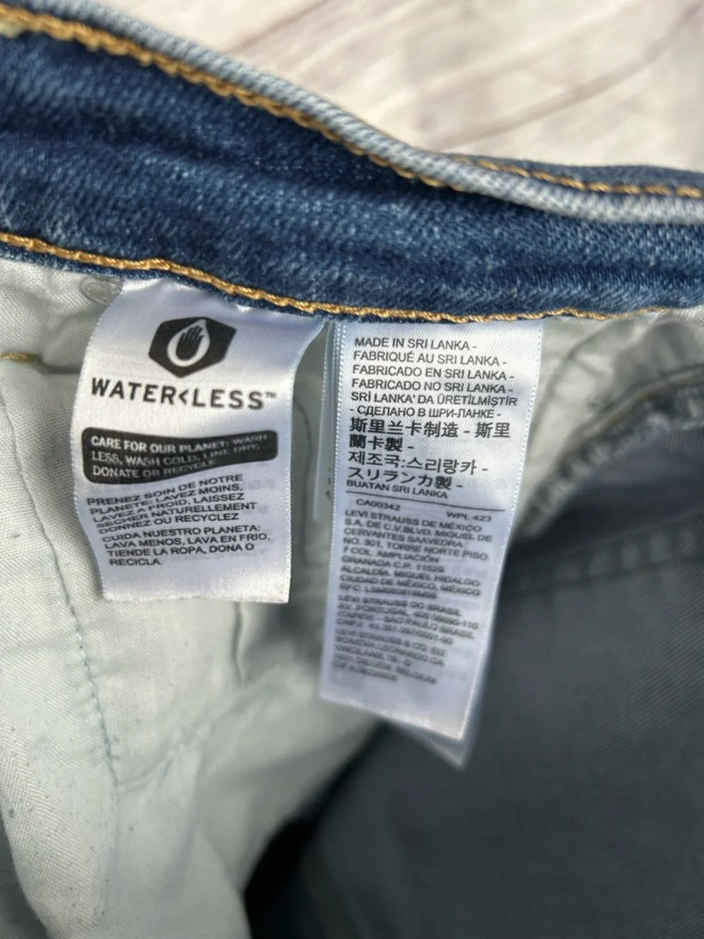 Levi’s Ribcage Straight Ankle Jeans in On My Honor - Dark Wash size 29